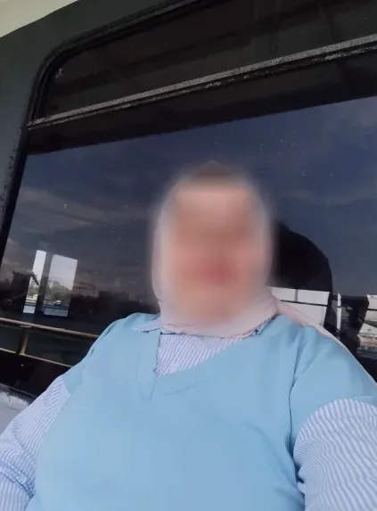 Andrea, 35