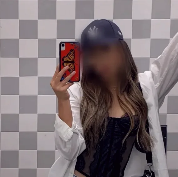 Astrid, 20