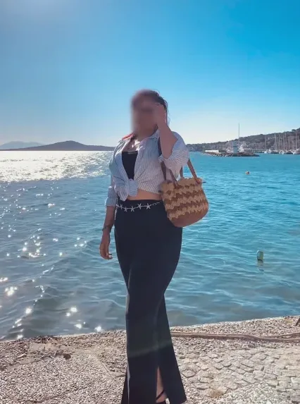 Ella, 26