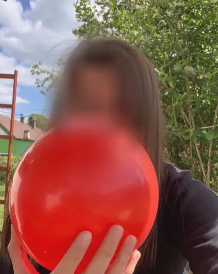 Ellen, 28
