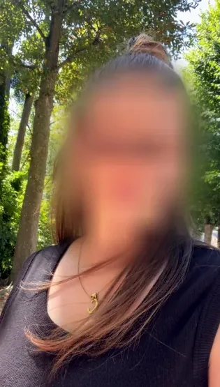 Ellen, 29