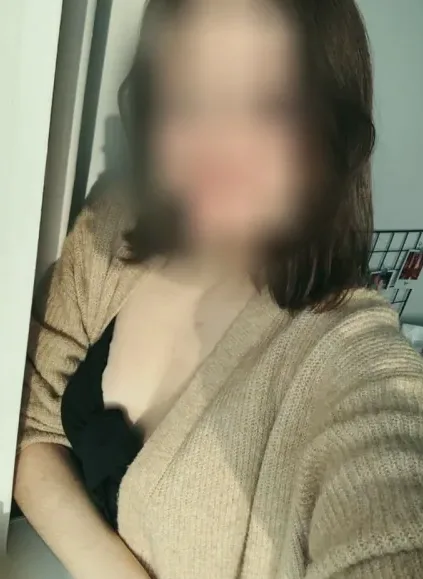 Julie, 30