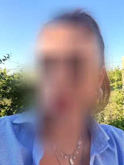 Sofia, 28